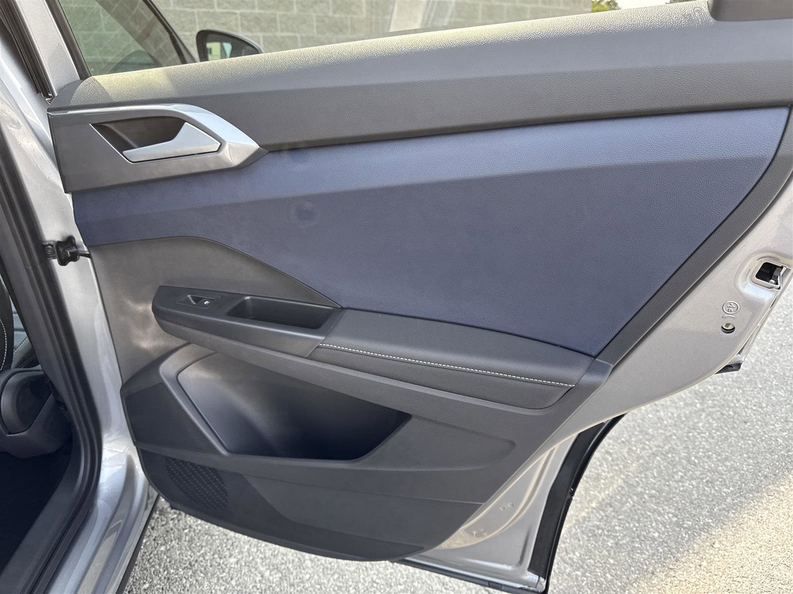 New 2025 Volkswagen Taos SEL image 35