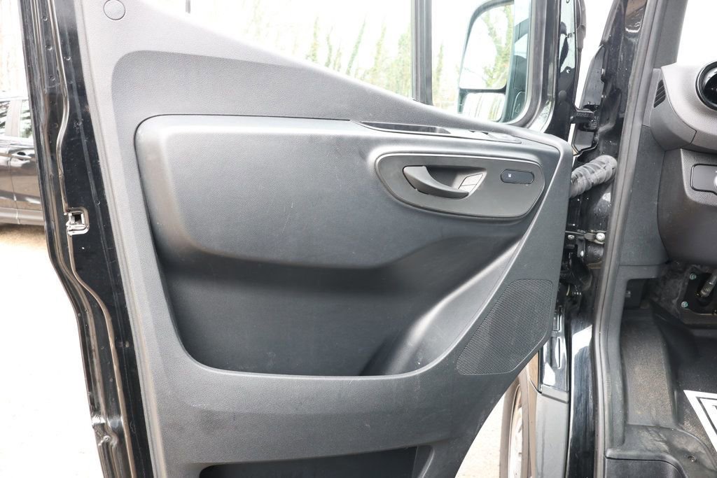 Used 2024 Mercedes-Benz Sprinter 2500 w/ Acoustic Package image 10
