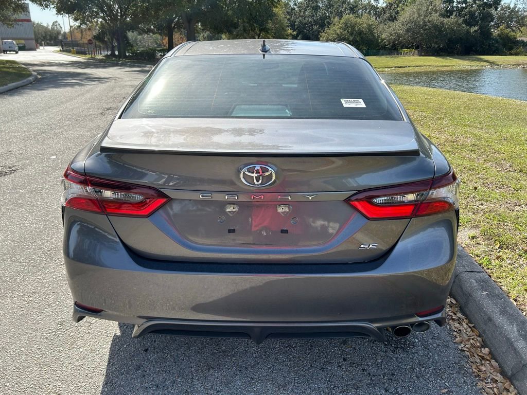 Used 2024 Toyota Camry SE image 4