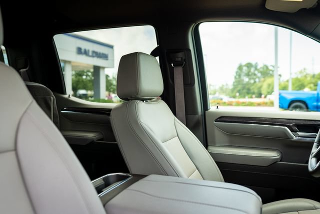 Used 2024 Chevrolet Silverado 1500 LTZ AWD/4WD image 8