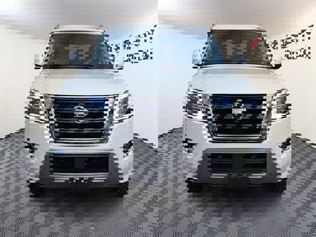 Used 2024 Nissan Armada SV image 2