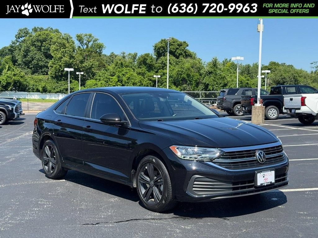 Used 2023 Volkswagen Jetta SE FWD image 1