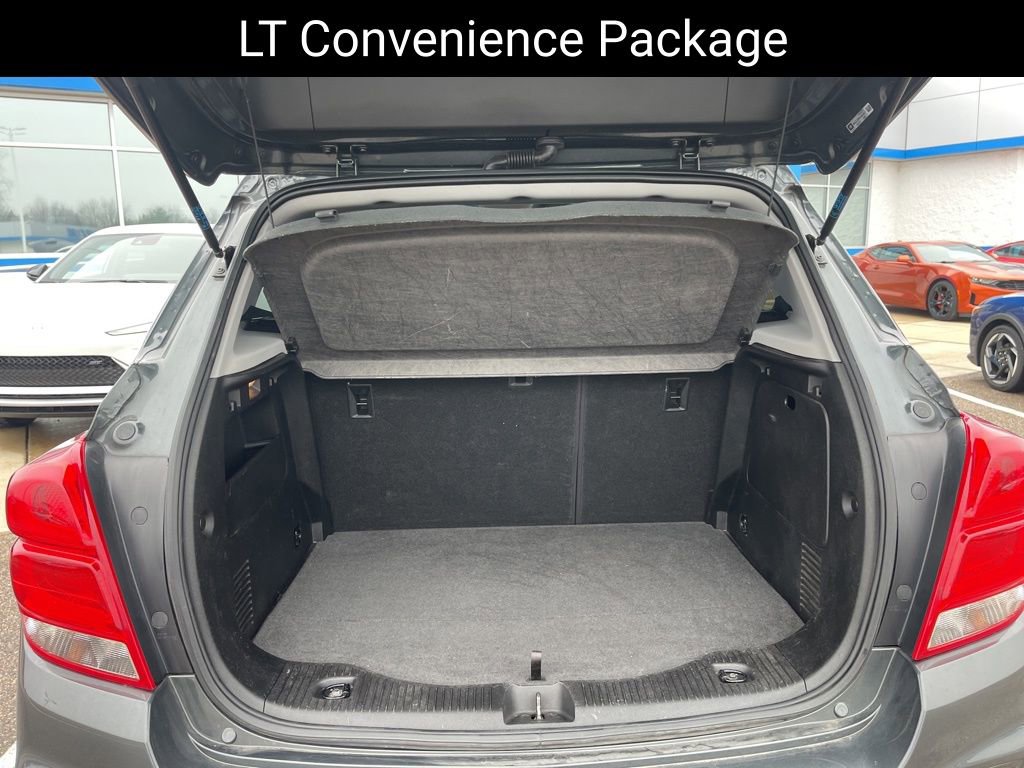 Used 2020 Chevrolet Trax LT w/ LT Convenience Package image 8
