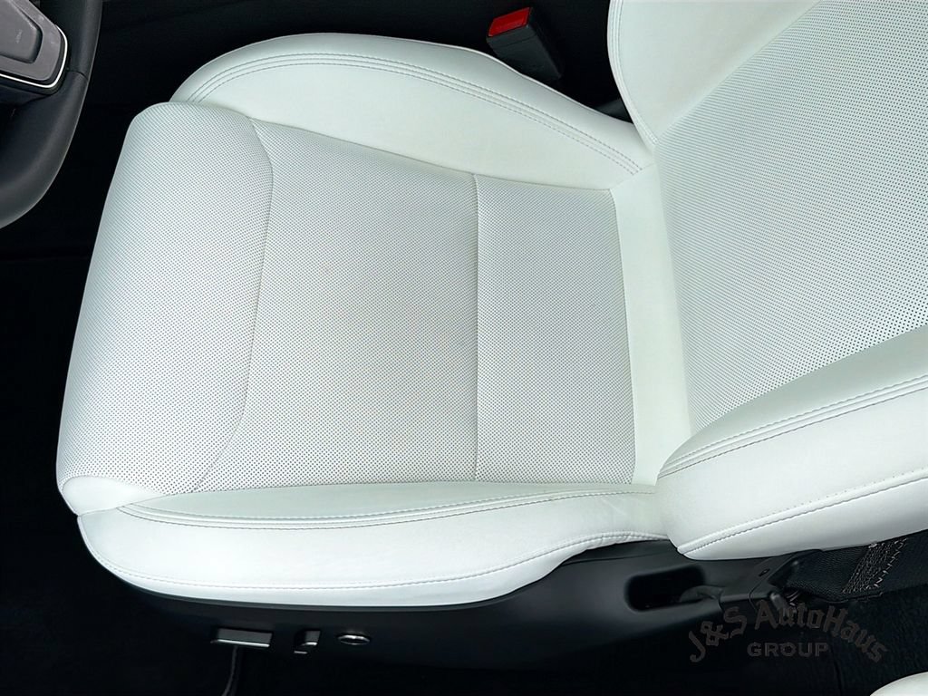 Used 2024 Tesla Model X AWD/4WD image 25