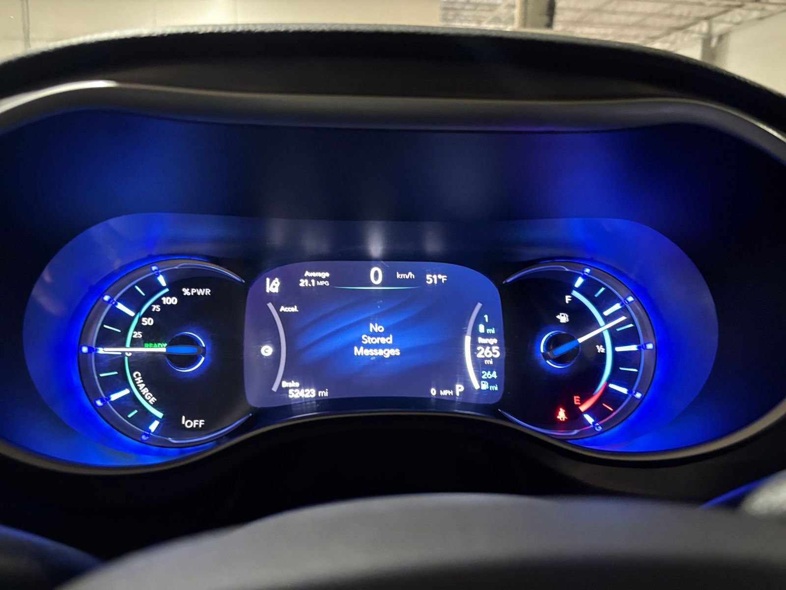Used 2023 Chrysler Pacifica Touring-L FWD image 43