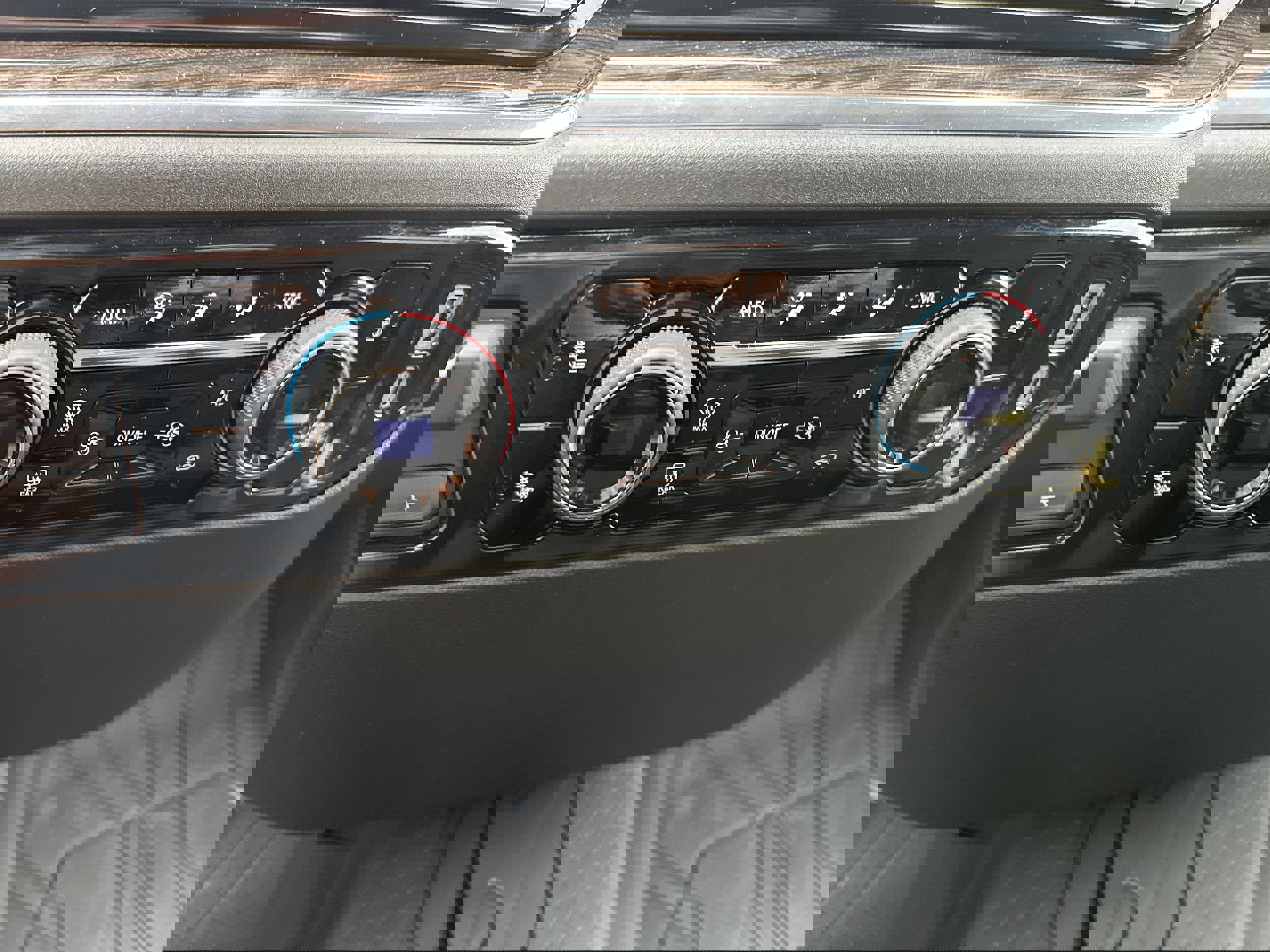 Used 2024 Chevrolet Silverado 1500 RST image 23