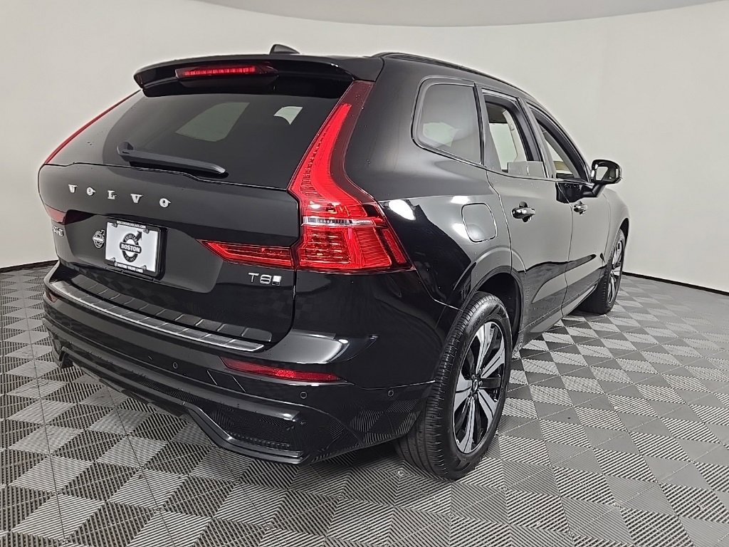 Certified 2025 Volvo XC60 T8 Plus w/ Protection Package Premier image 7