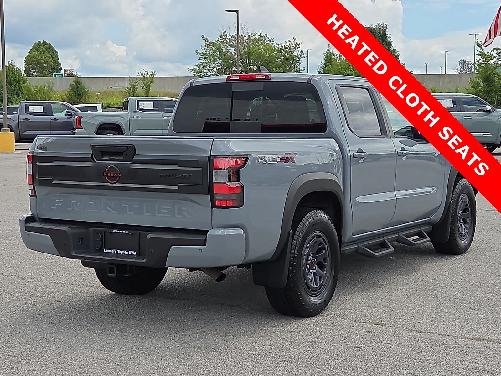 Used 2025 Nissan Frontier PRO-4X w/ Pro Convenience Package AWD/4WD image 5