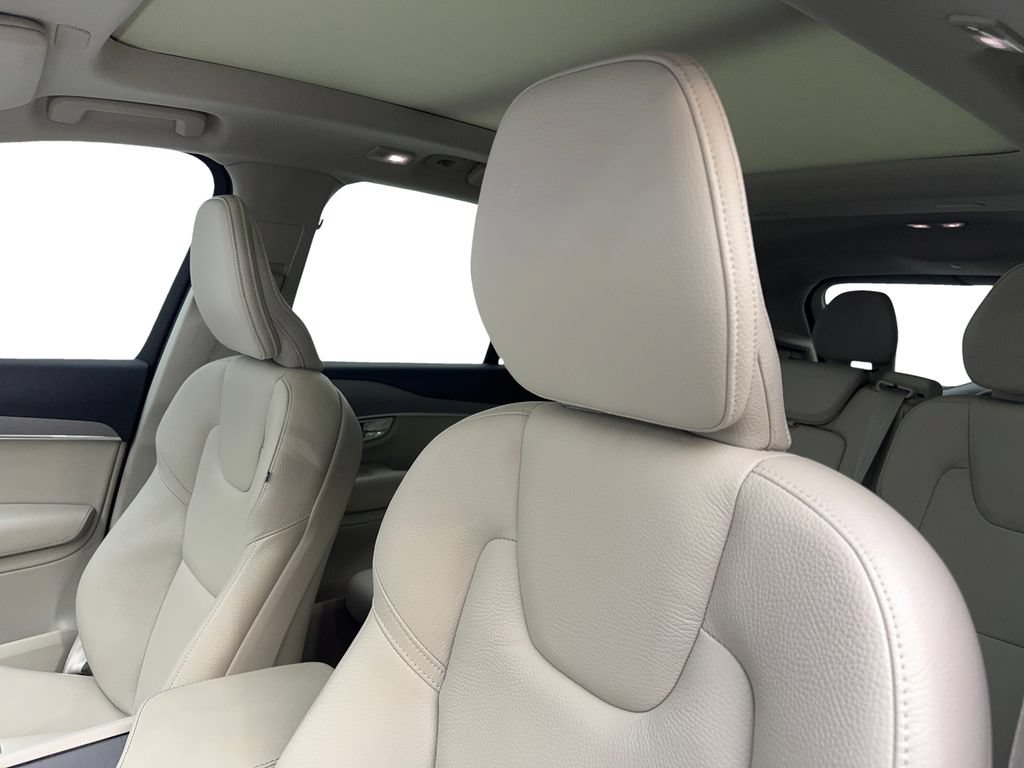 Used 2024 Volvo XC90 B5 Core w/ Protection Package Premier AWD/4WD image 28