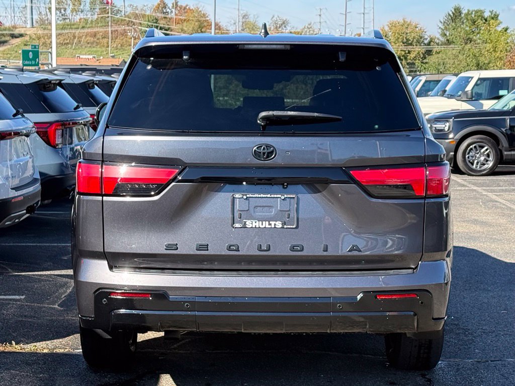 Used 2024 Toyota Sequoia Platinum AWD/4WD image 5