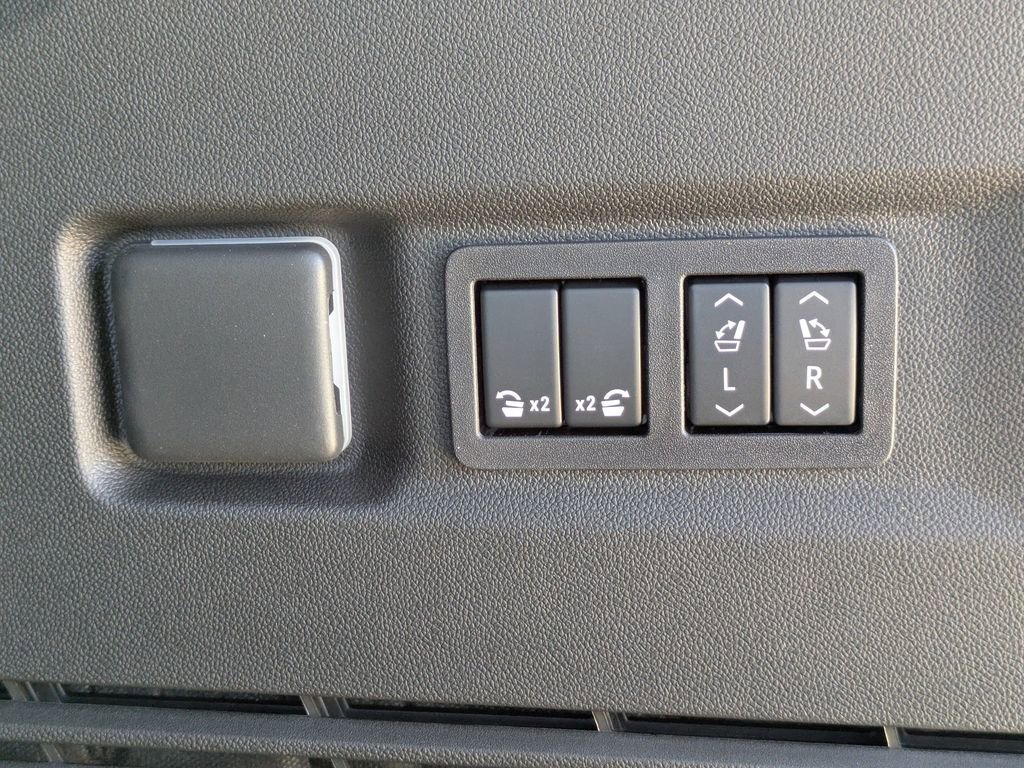 New 2026 Chevrolet Suburban Premier image 13