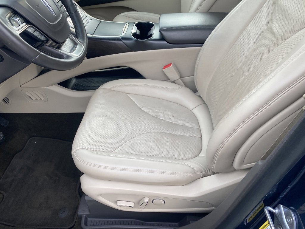 Used 2019 Lincoln Nautilus Reserve image 22