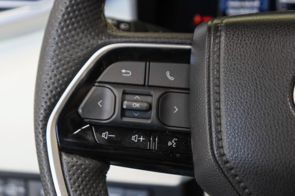Used 2024 Toyota Sequoia Capstone AWD/4WD image 27
