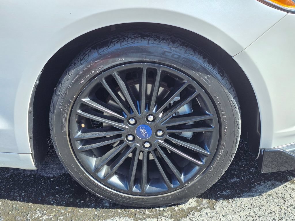 Used 2016 Ford Fusion SE w/ Equipment Group 202A FWD image 10