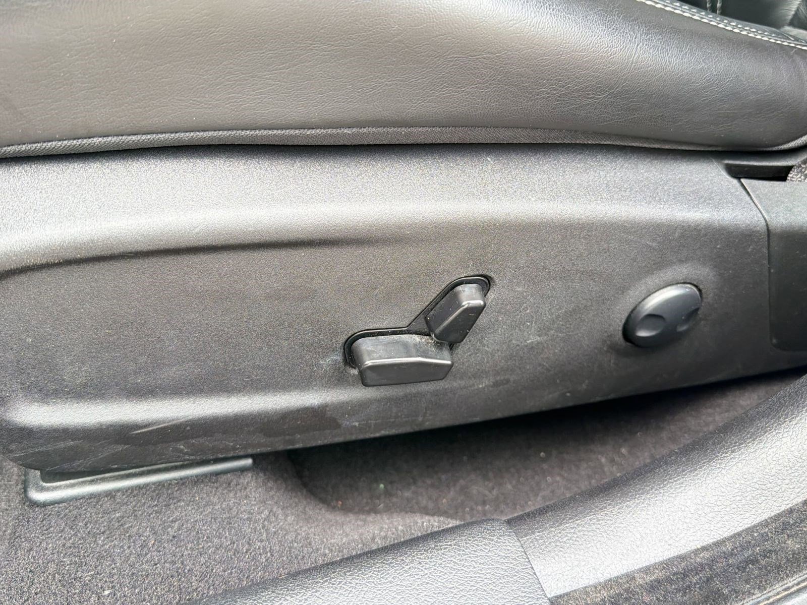 Used 2023 Chrysler 300 S RWD image 13