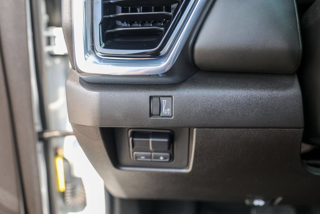 Used 2024 GMC Canyon Elevation w/ Convenience Package RWD image 18