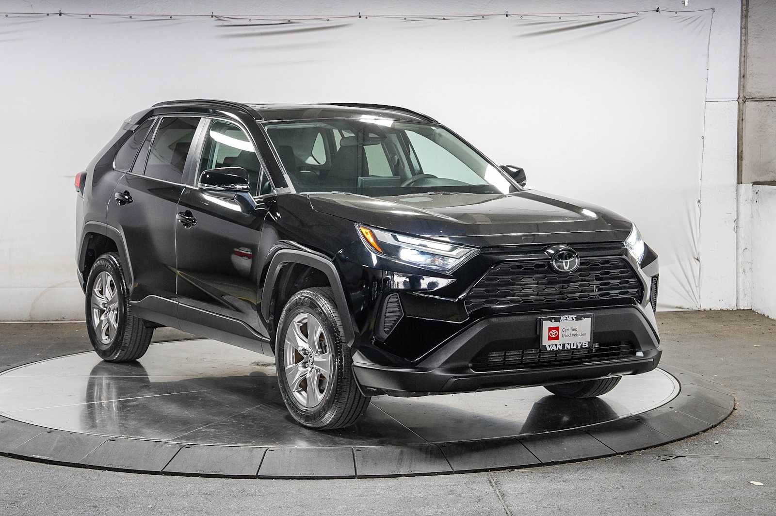 Certified 2023 Toyota RAV4 XLE w/ Convenience Package FWD image 6