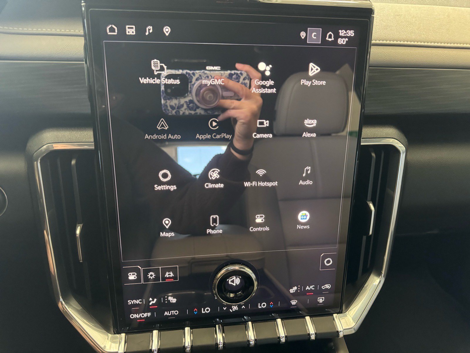 Used 2024 GMC Acadia Elevation w/ Black Edition AWD/4WD image 21