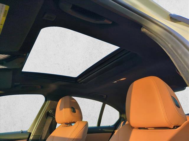 Certified 2025 BMW 330i Sedan w/ Premium Package image 13