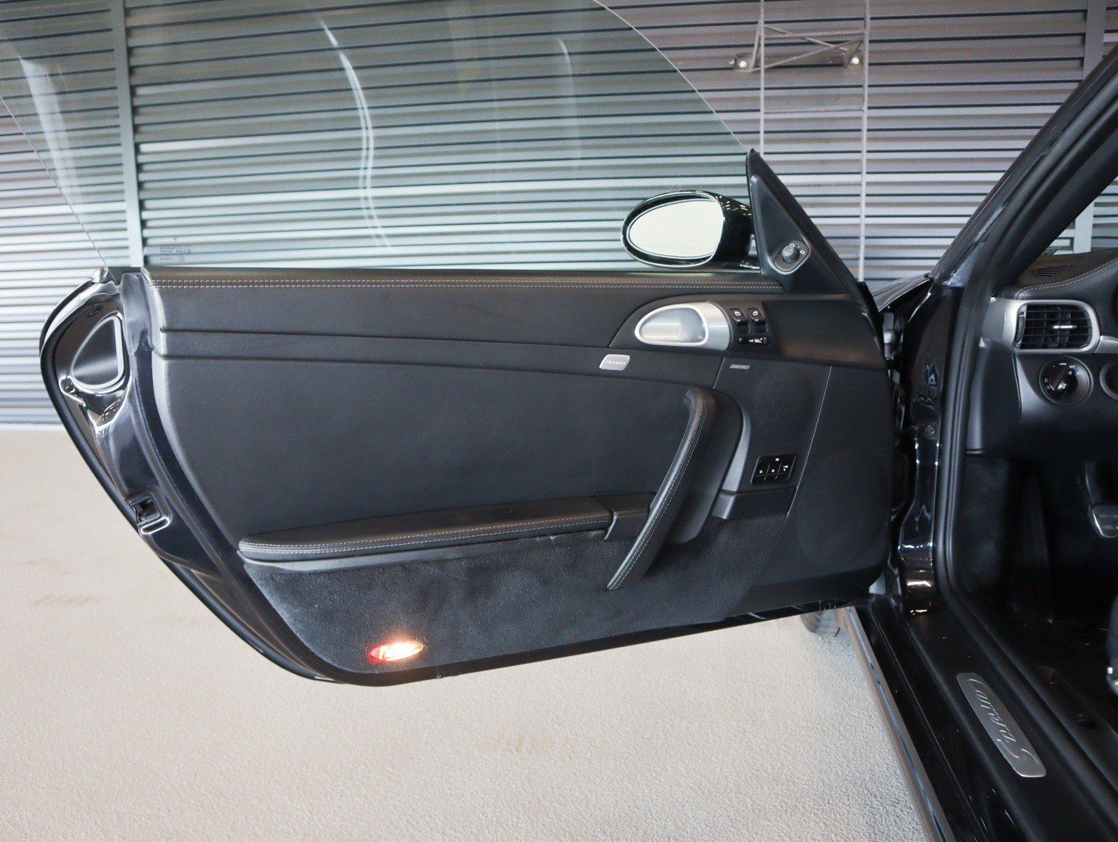 Used 2006 Porsche 911 Carrera S image 25