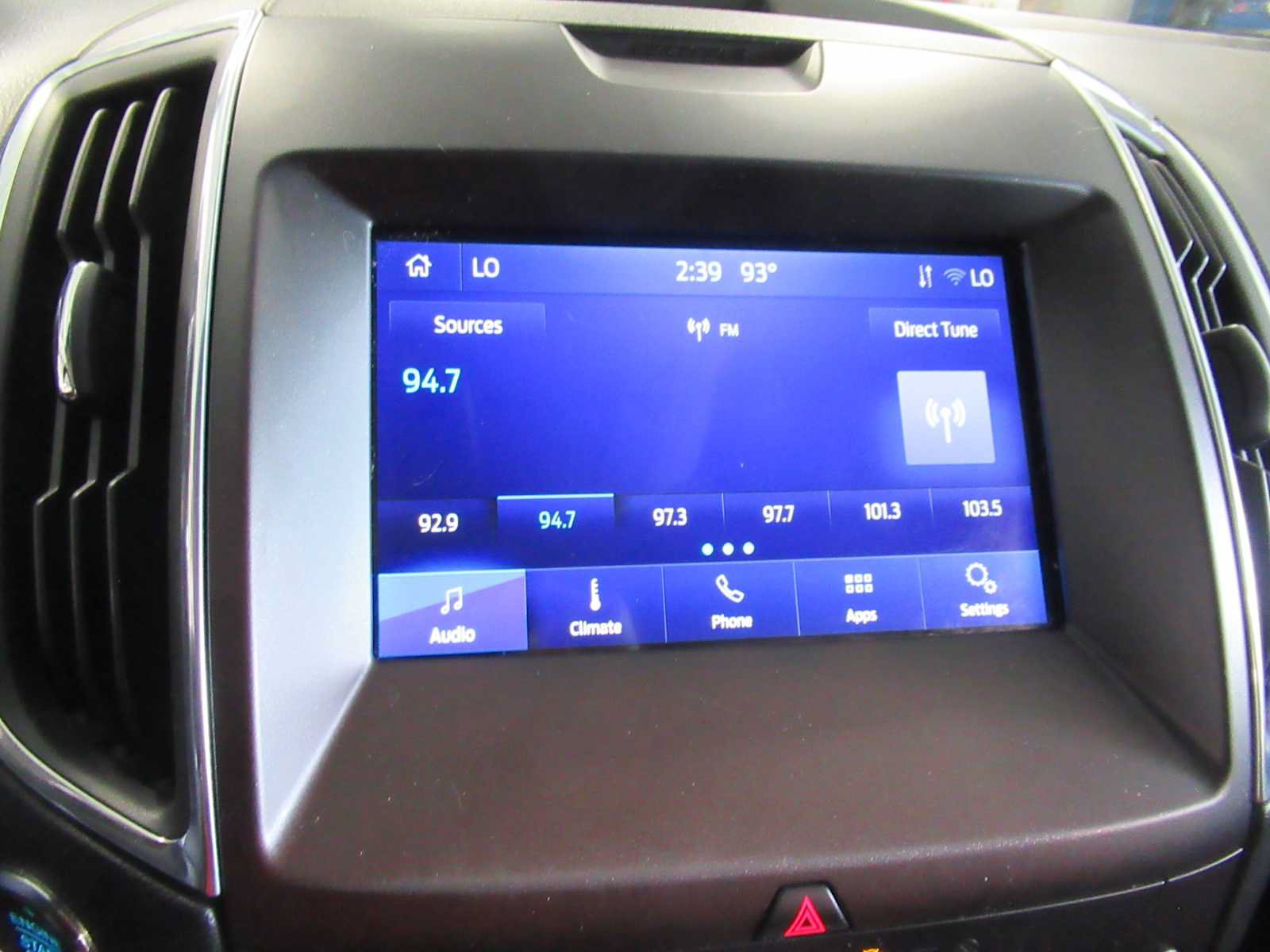 Used 2020 Ford Edge Titanium FWD image 28