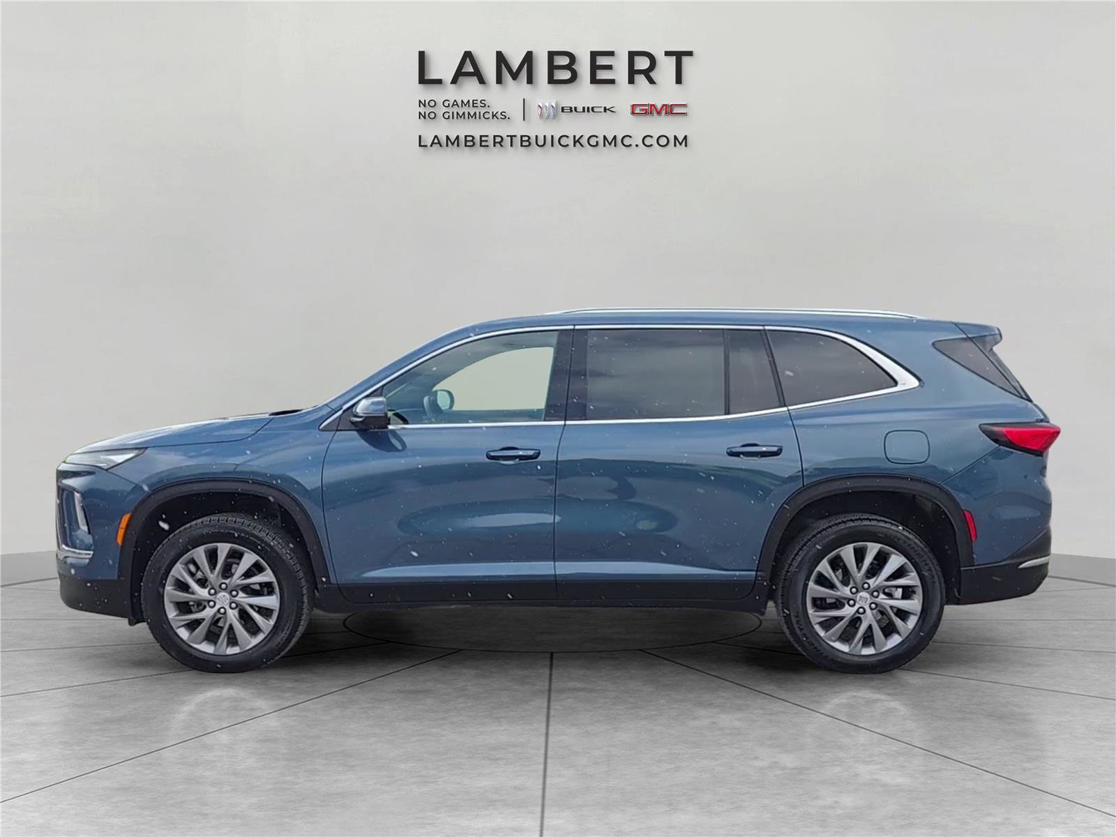 Used 2025 Buick Enclave Preferred image 2