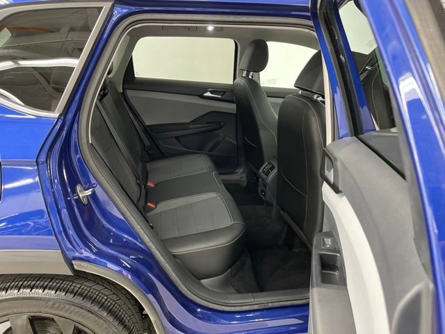 Certified 2023 Volkswagen Taos SE w/ Panoramic Sunroof Package AWD/4WD image 10