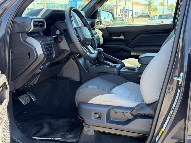 Used 2025 Toyota Tacoma TRD Sport RWD image 15