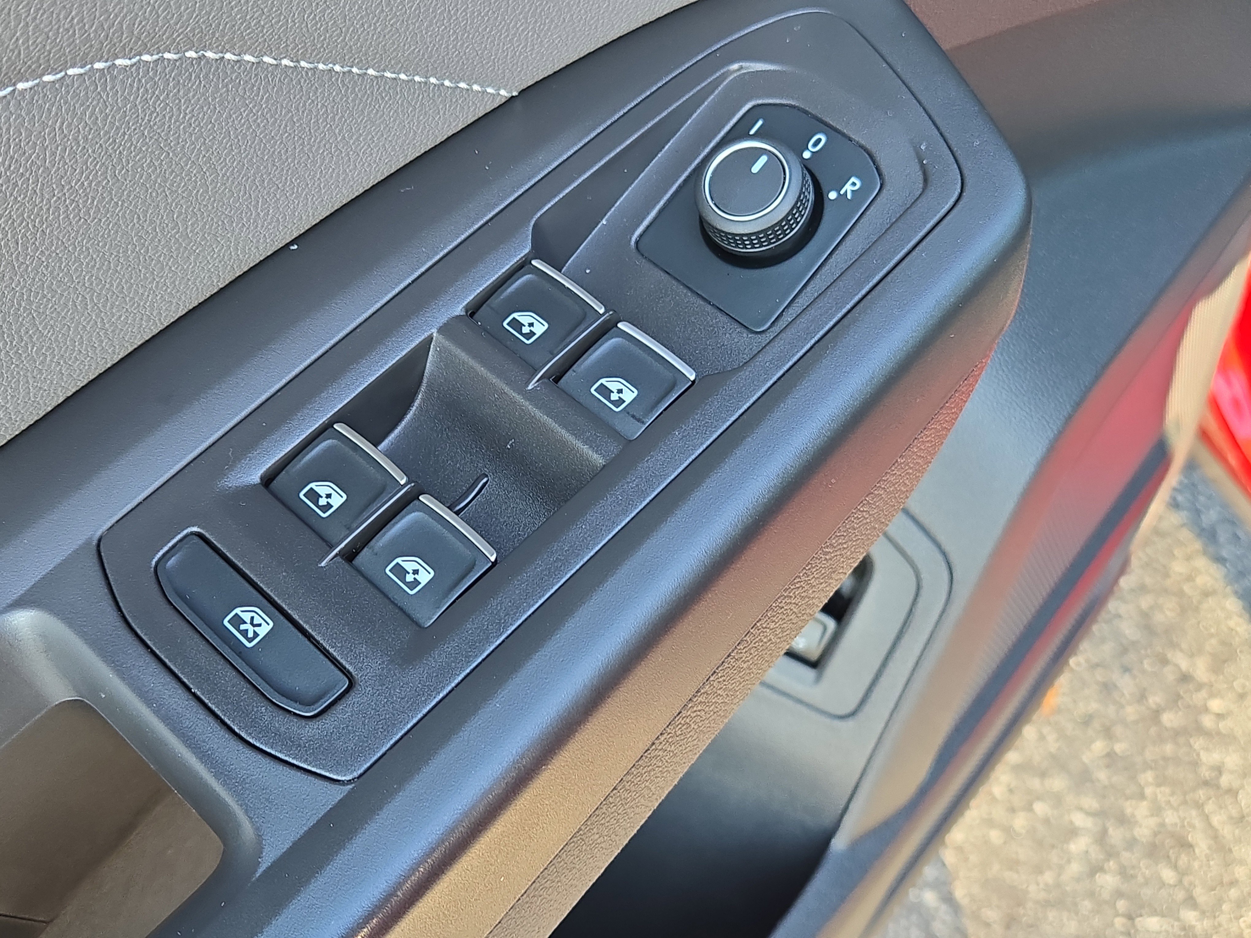 Used 2023 Volkswagen Atlas Cross Sport SEL R-Line image 17