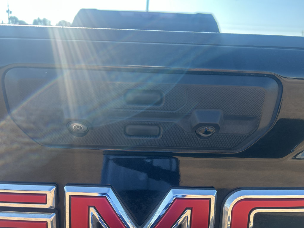 Used 2023 GMC Sierra 2500 AT4 w/ AT4 Premium Plus Package AWD/4WD image 13