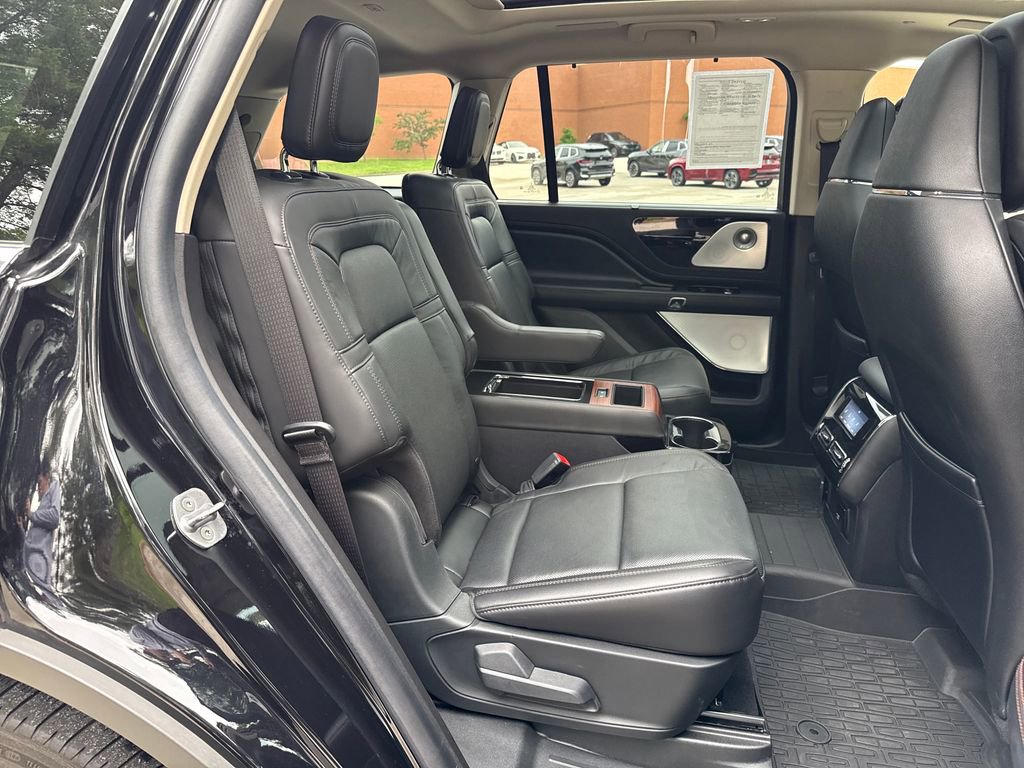Used 2022 Lincoln Aviator Reserve w/ Equipment Group 201A AWD/4WD image 27