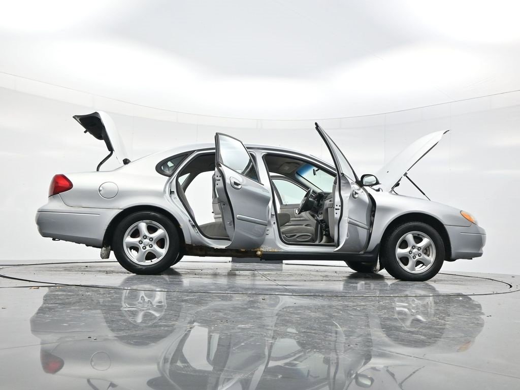 Used 2002 Ford Taurus SE image 50