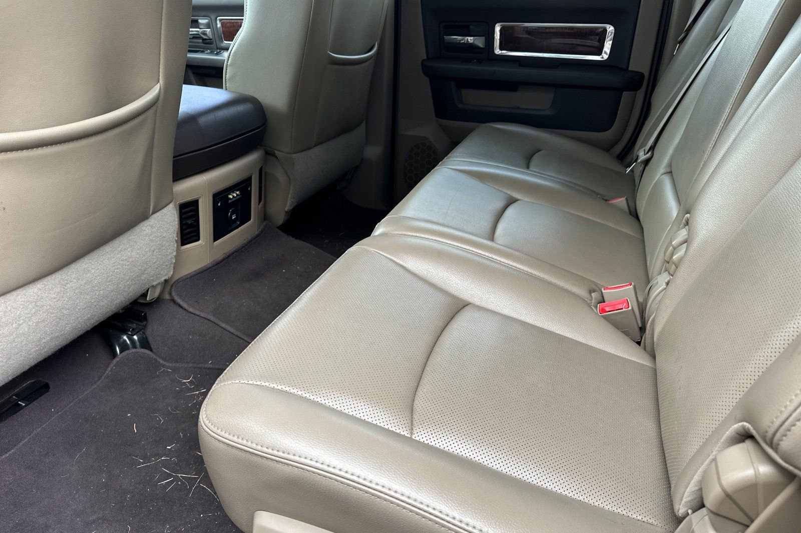 Used 2011 RAM 2500 Laramie w/ Protection Group image 14