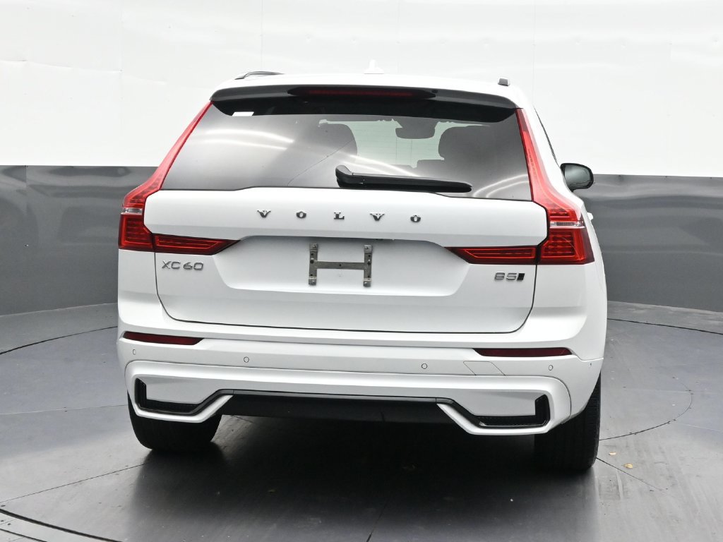Certified 2024 Volvo XC60 B5 Plus AWD/4WD image 4