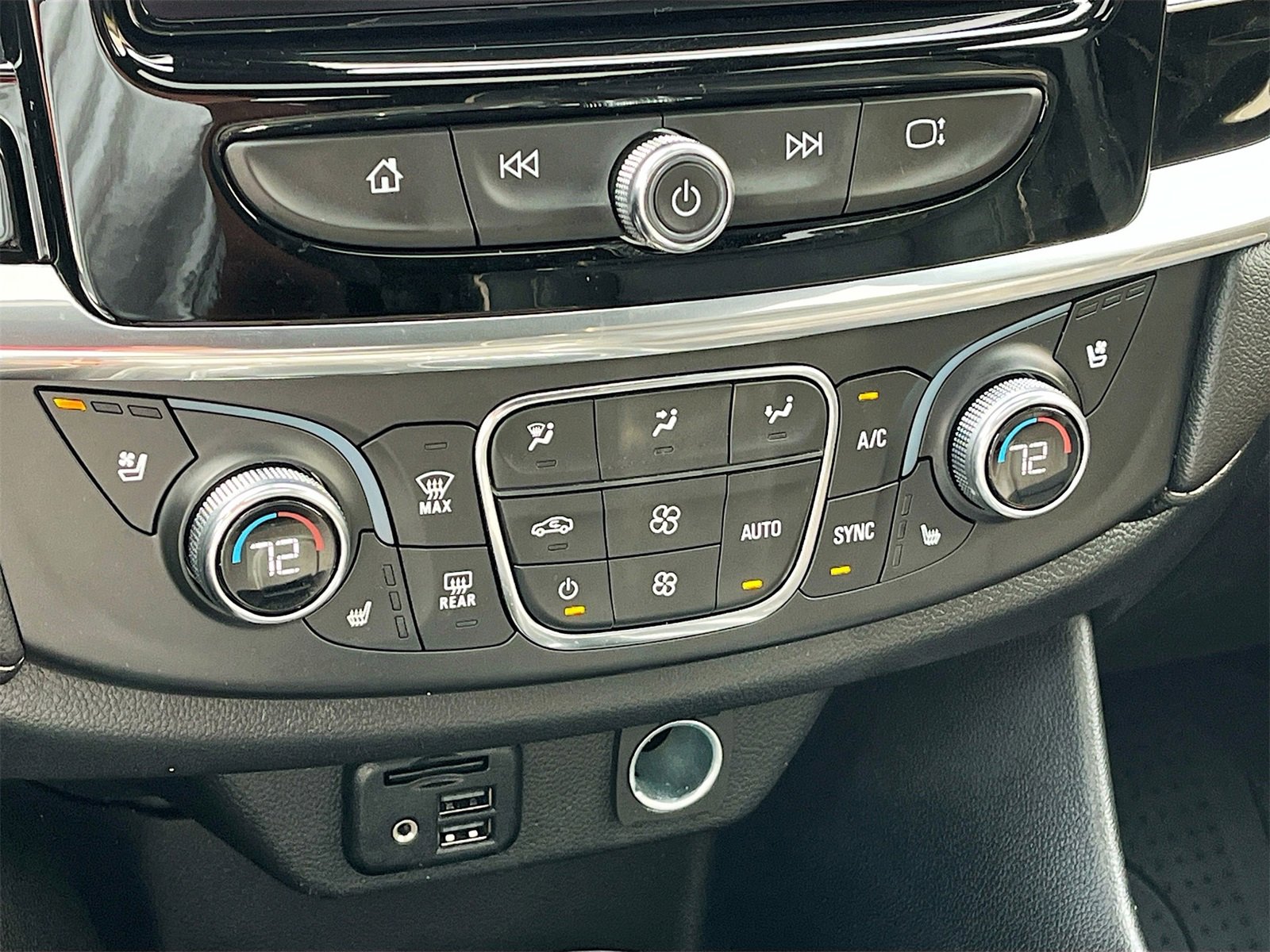 Used 2023 Chevrolet Traverse Premier w/ LPO, Floor Liner Package image 16