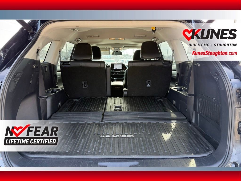 Used 2023 Toyota Highlander XLE image 12