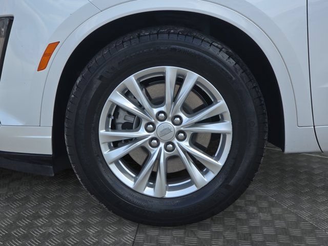 Certified 2025 Cadillac XT6 Luxury FWD image 9