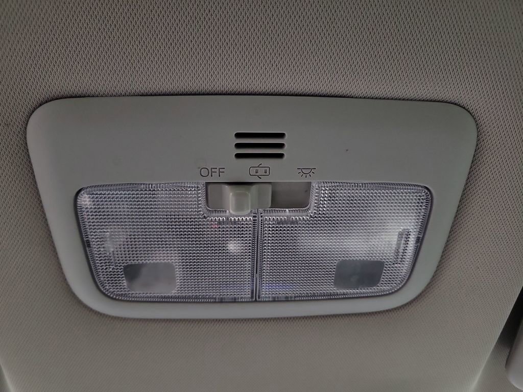 Used 2014 Toyota Corolla LE image 20