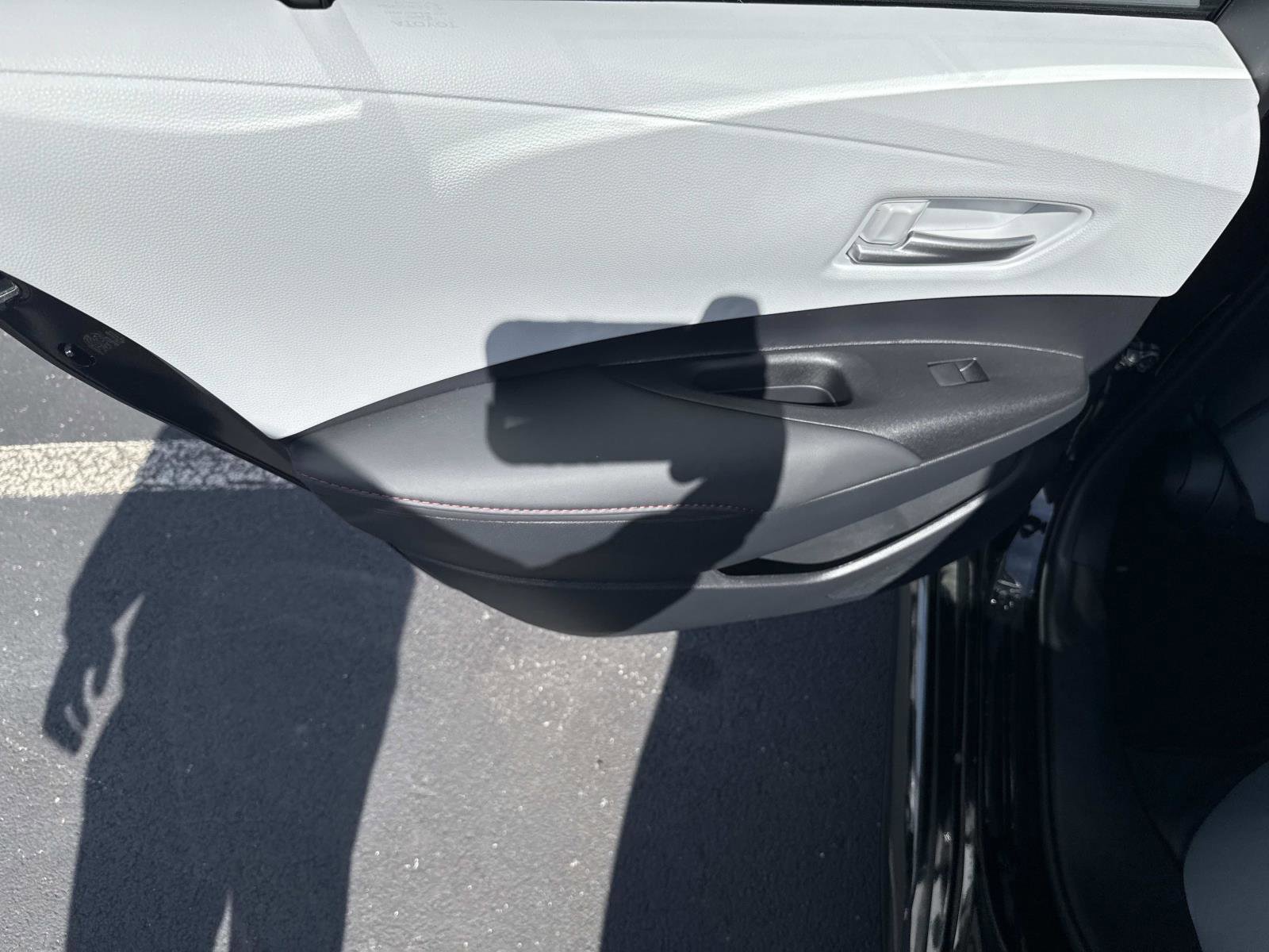 Used 2025 Toyota Corolla SE image 11