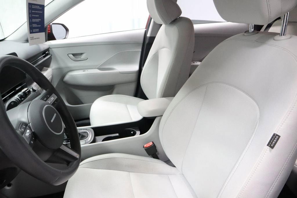 Certified 2025 Hyundai Kona SEL FWD image 25