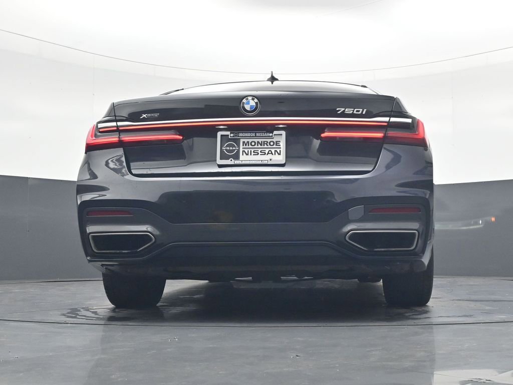 Used 2021 BMW 750i xDrive w/ Executive Package AWD/4WD image 23