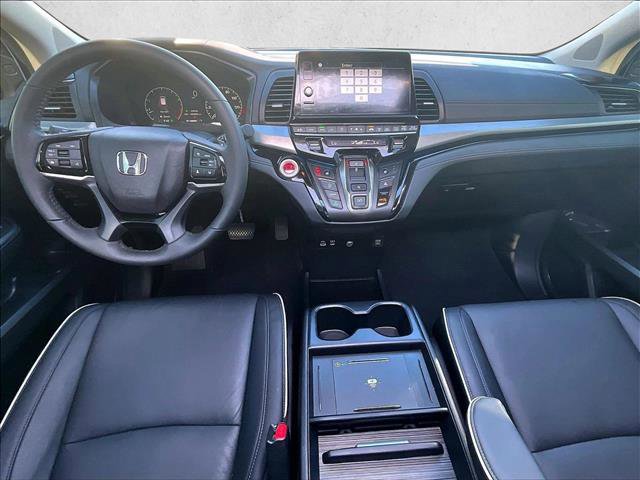 Used 2025 Honda Odyssey Touring image 16