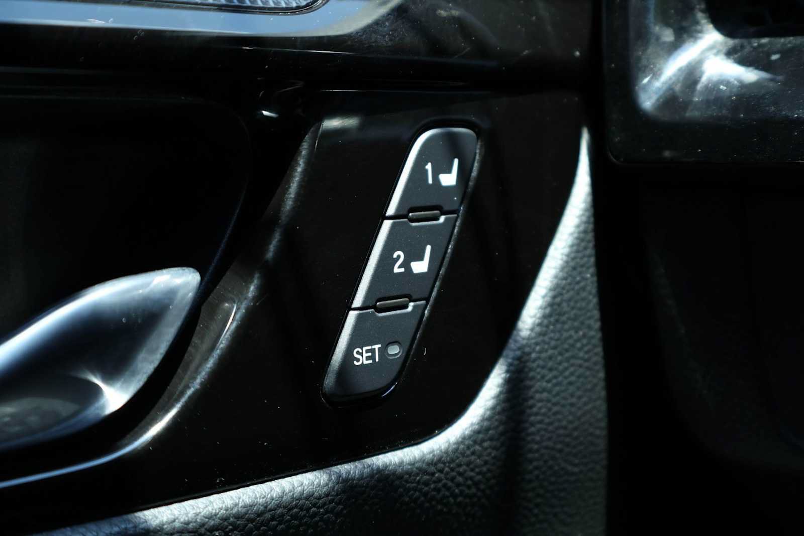 Used 2023 Honda CR-V EX-L image 25
