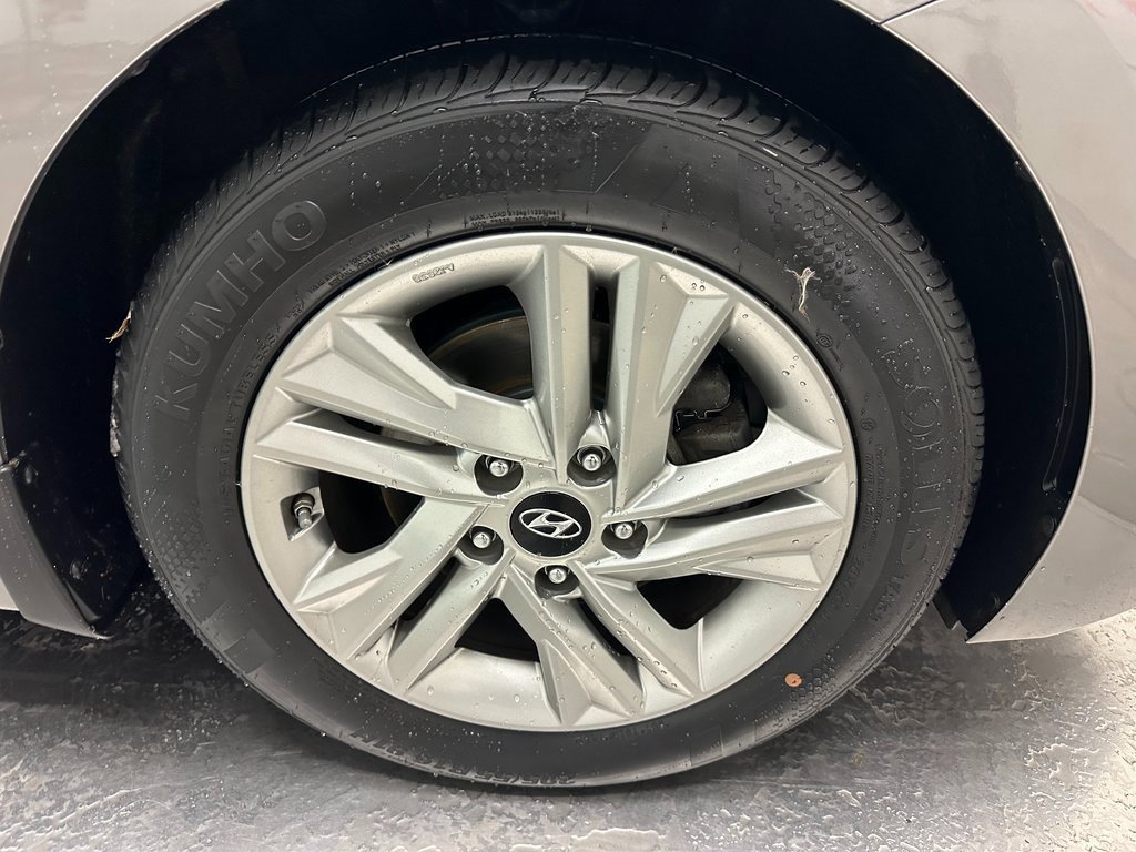 Used 2020 Hyundai Elantra Value Edition image 30