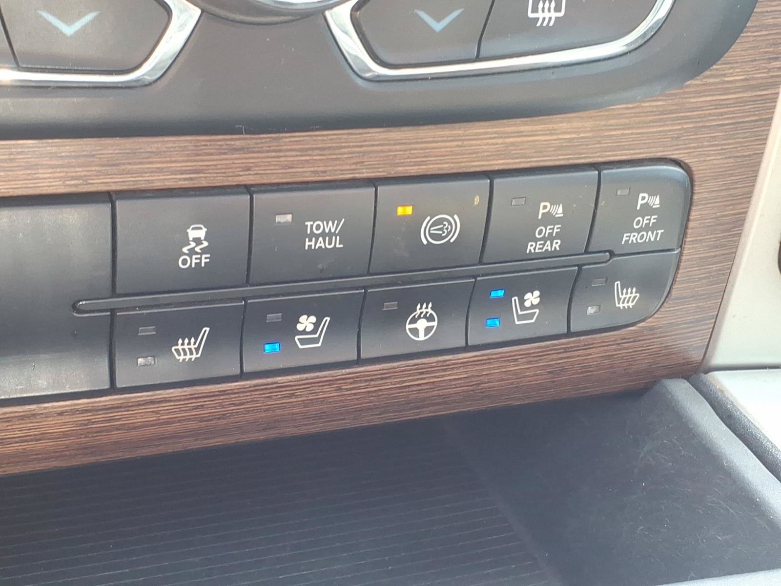 Used 2016 RAM 2500 Laramie AWD/4WD image 19