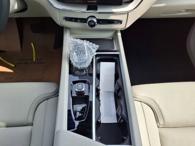 New 2026 Volvo XC60 B5 Ultra w/ Protection Package Premier AWD/4WD image 24
