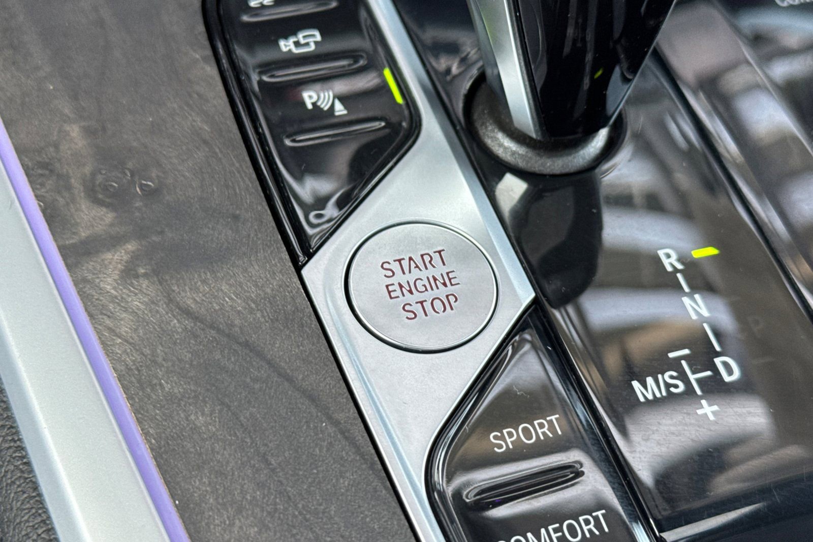 Used 2022 BMW X5 xDrive40i w/ Parking Assistance Package image 22