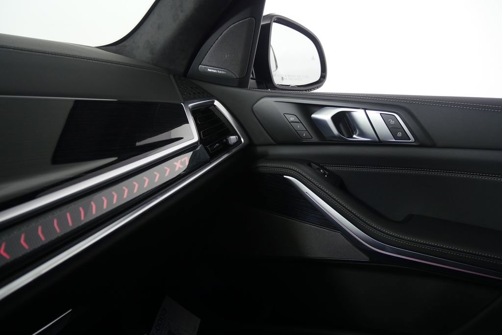 Used 2026 BMW X7 xDrive40i w/ M Sport Package image 28