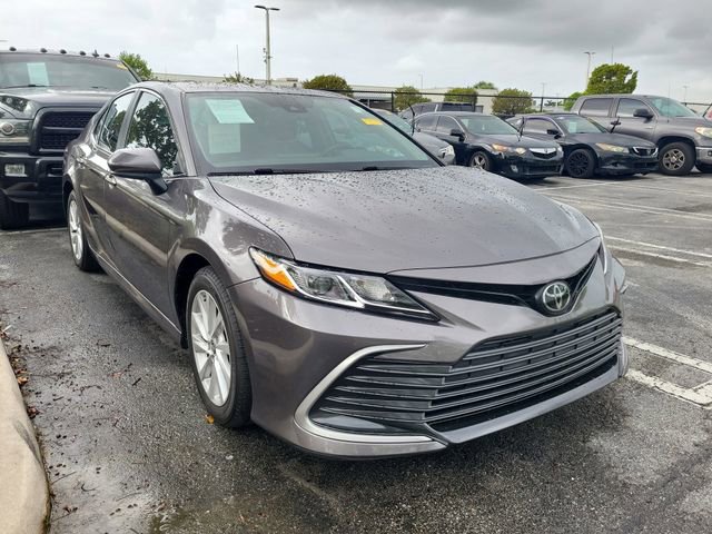 Used 2024 Toyota Camry LE image 3