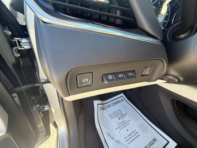 Used 2023 Buick Enclave Avenir w/ Avenir Technology Package AWD/4WD image 16